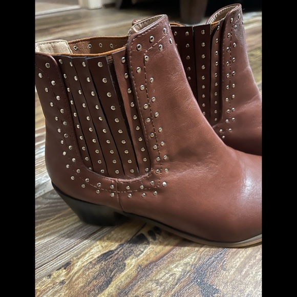 NWT Chase & Chloe Charles Studded Block Heel Boot - Picture 5 of 11